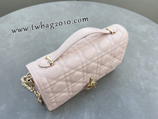 Dior专柜2024新款迪奥高仿原单黑色漆皮革藤格纹Miss肩背斜挎手提包 djfk1326